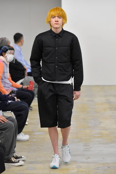 Look 15